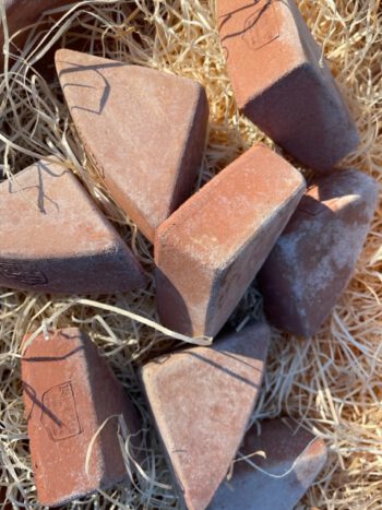 håndlavede terracotta krukkefødder